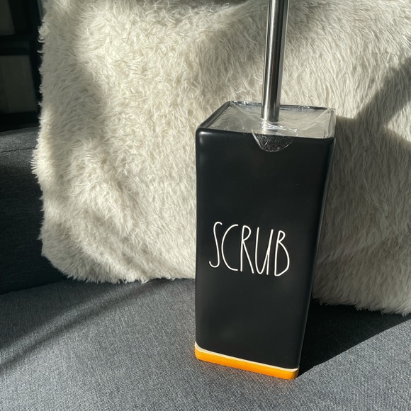 New Rae Dunn “Scrub” toilet brush - Picture 2 of 9